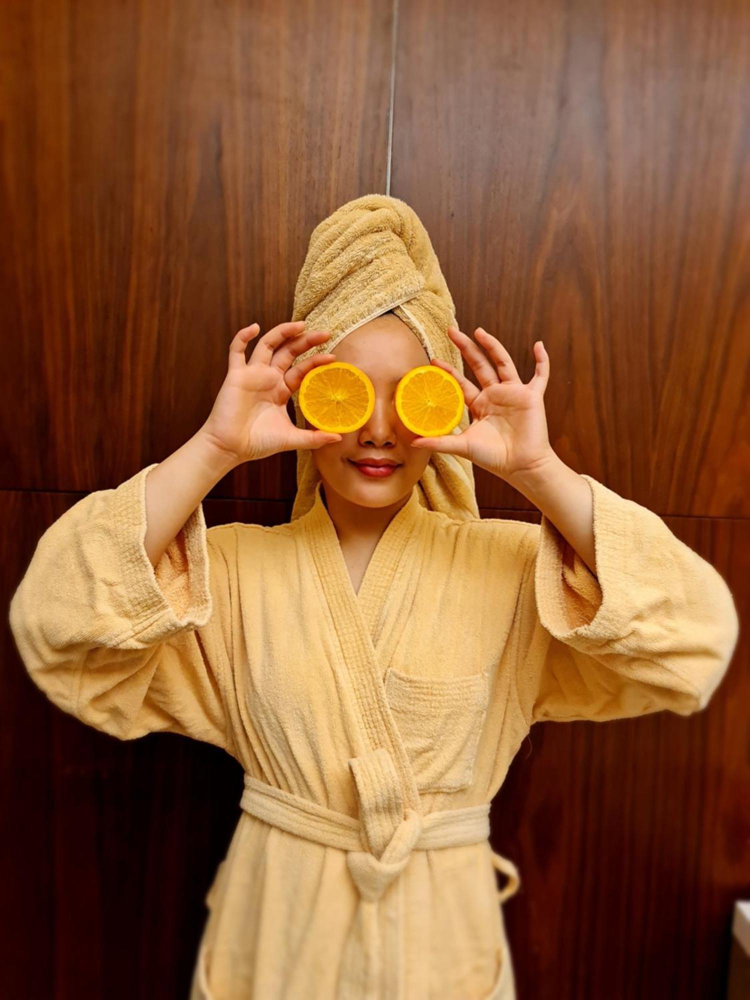 Souq Al Wakra Hotel Qatar By Tivoli Al Wakrah Dış mekan fotoğraf A woman wearing a bathrobe